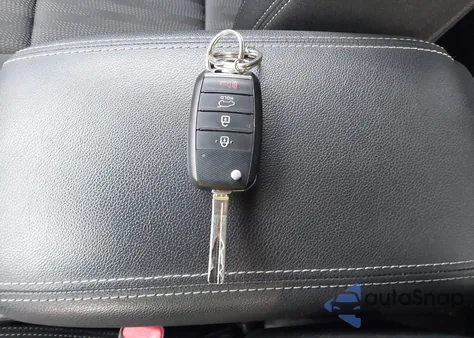 2019 Kia Sportage Lx z USA, uszkodzony, nr VIN KNDPMCAC3K7492904